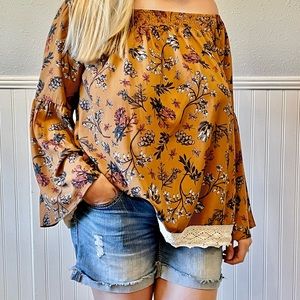 Women’s Peplum Sleeve Strapless Top